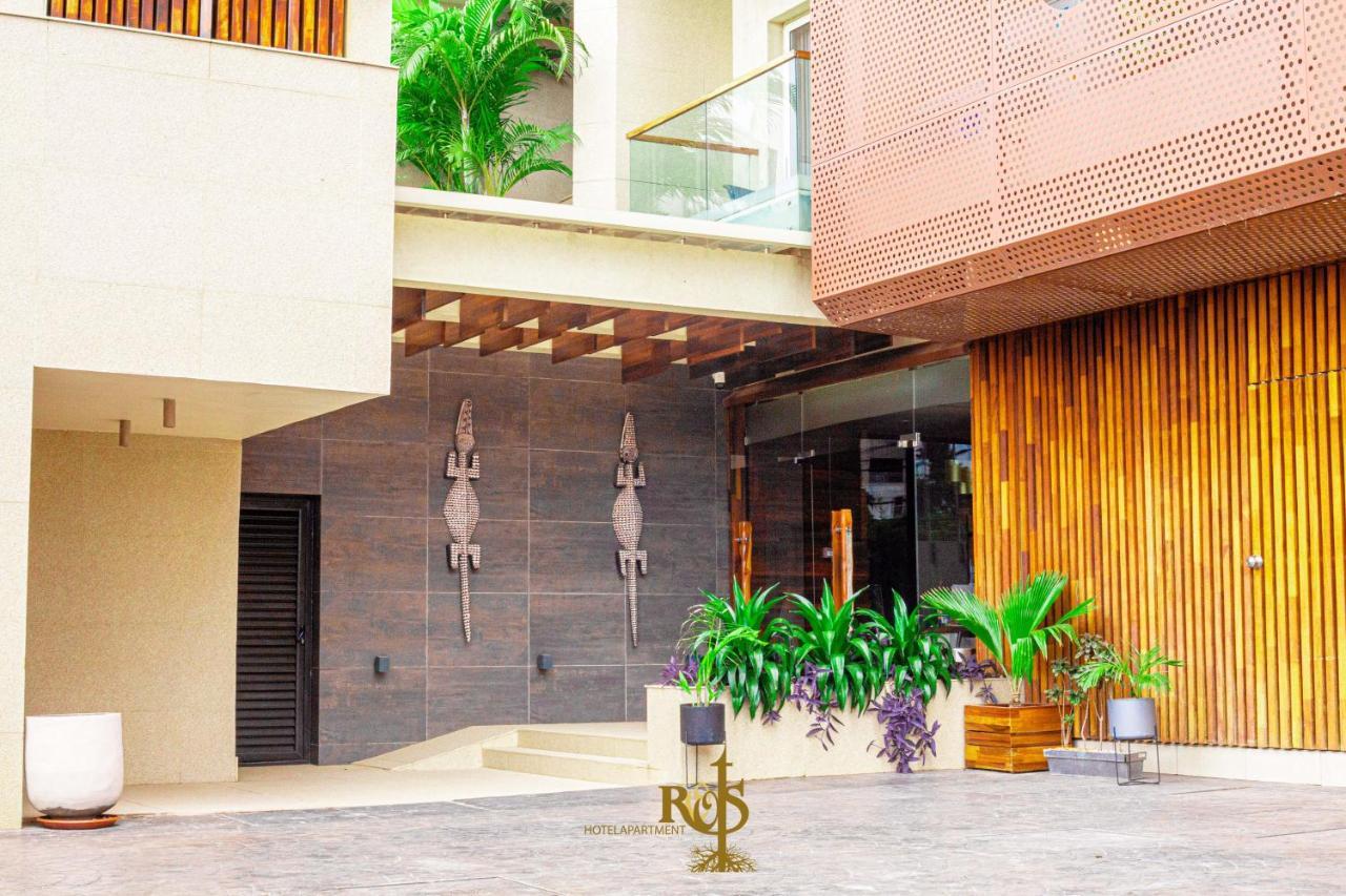 Roots Hotel Apartments 아비장 외부 사진