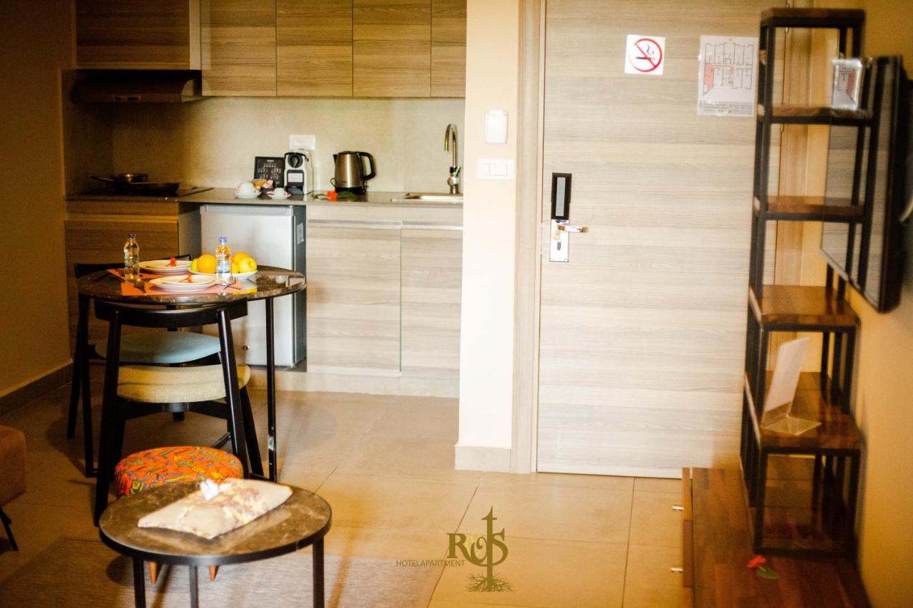 Roots Hotel Apartments 아비장 외부 사진