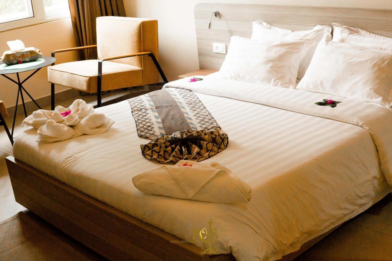 Roots Hotel Apartments 아비장 외부 사진