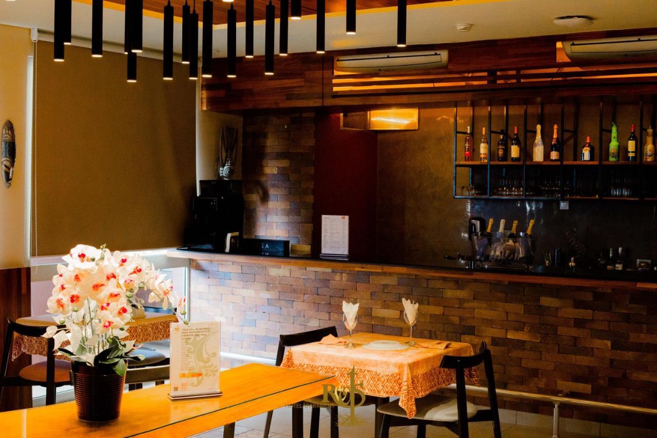 Roots Hotel Apartments 아비장 외부 사진