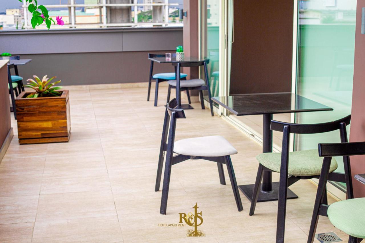 Roots Hotel Apartments 아비장 외부 사진