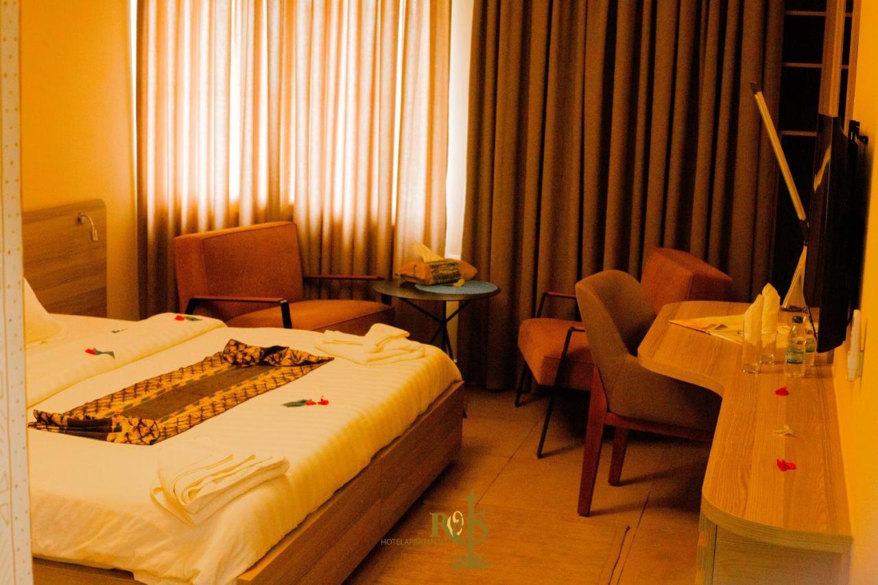 Roots Hotel Apartments 아비장 외부 사진