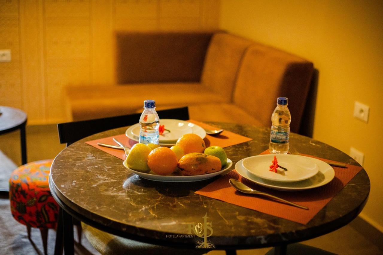Roots Hotel Apartments 아비장 외부 사진