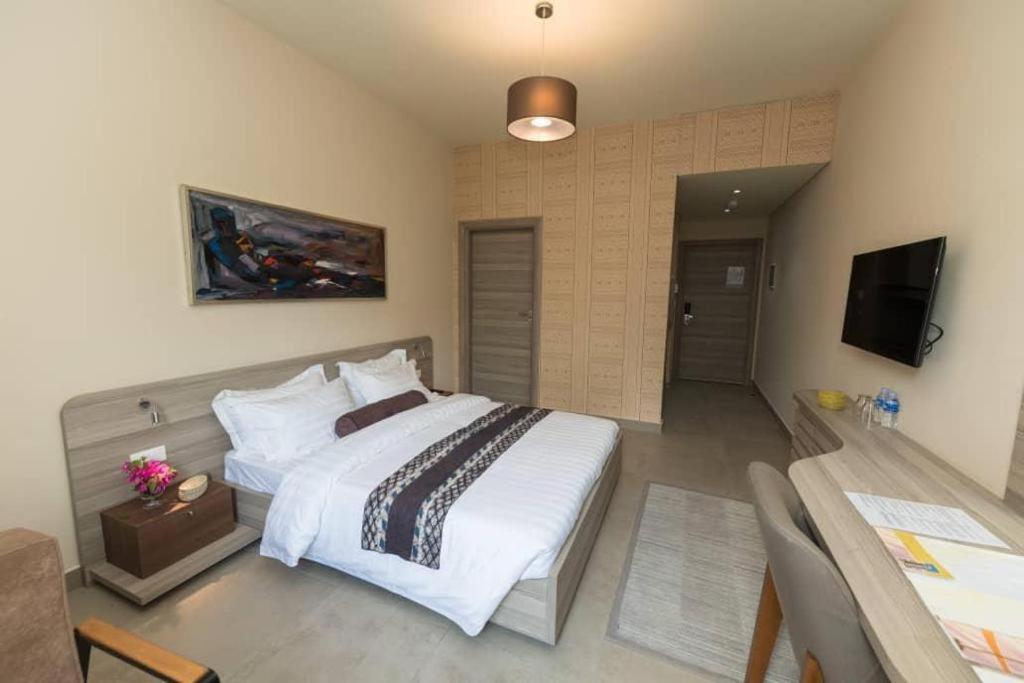 Roots Hotel Apartments 아비장 외부 사진