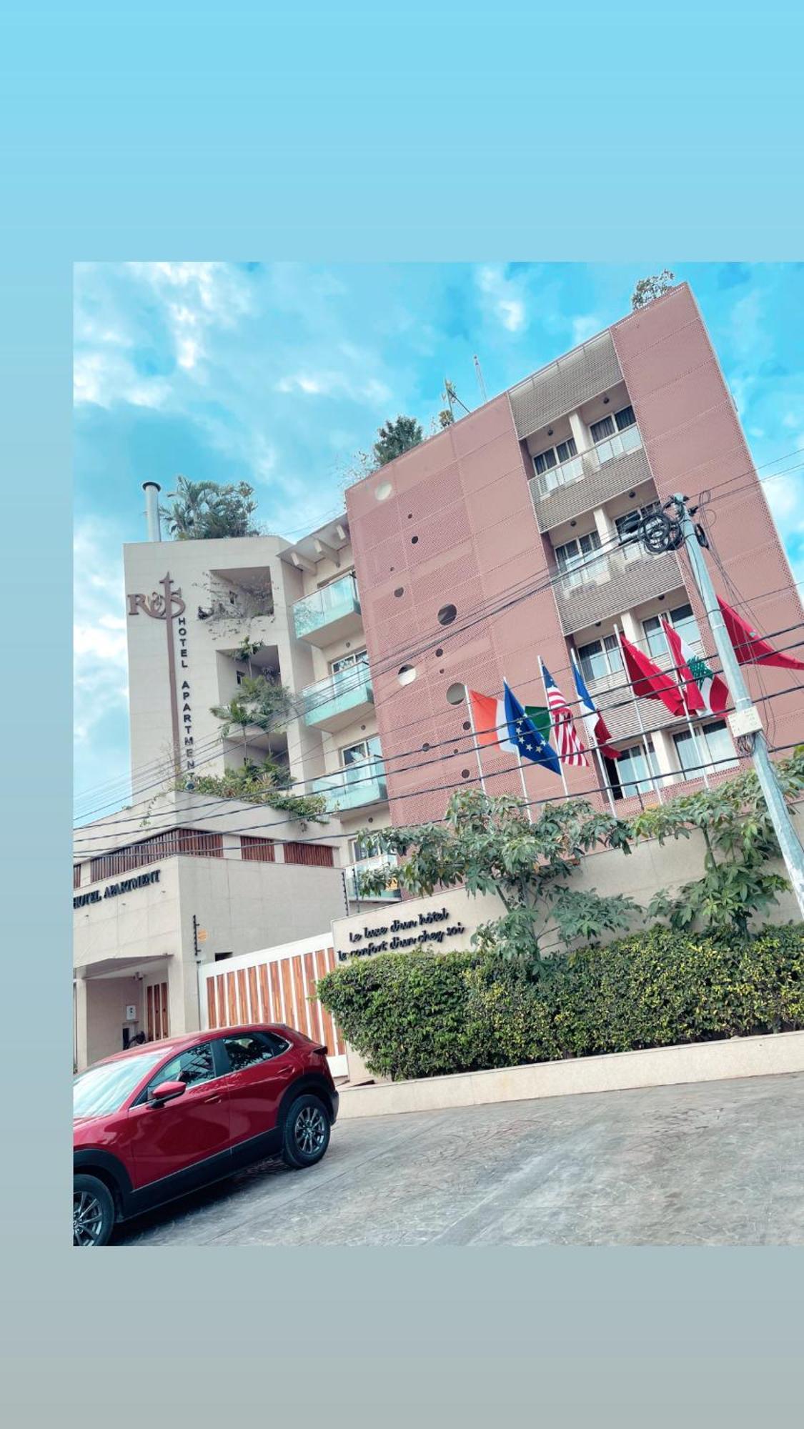 Roots Hotel Apartments 아비장 외부 사진