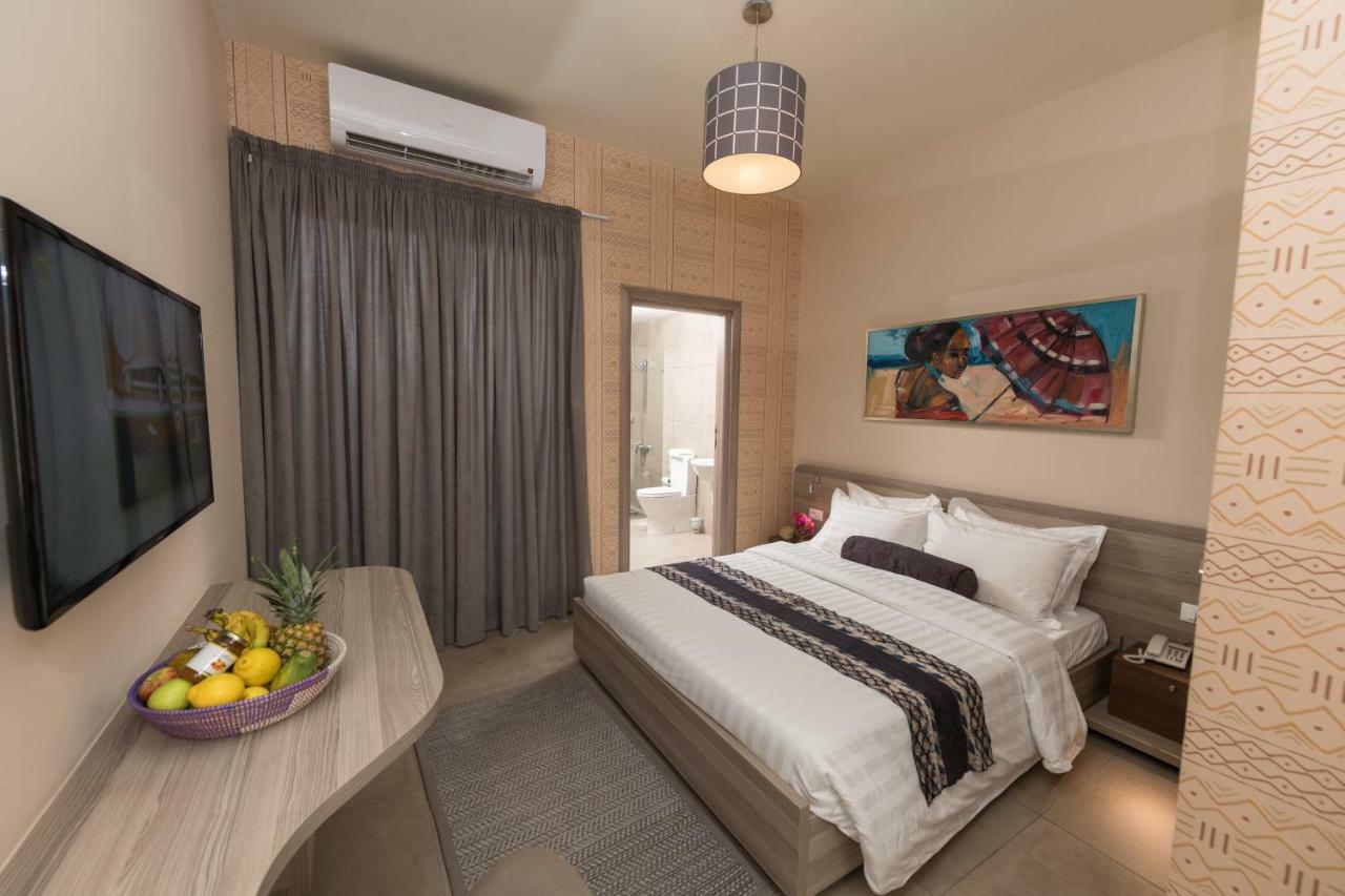 Roots Hotel Apartments 아비장 외부 사진