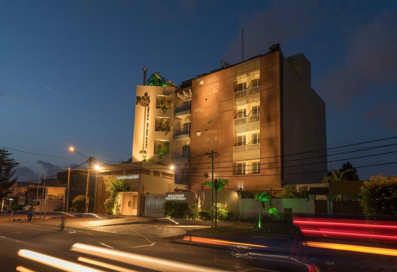 Roots Hotel Apartments 아비장 외부 사진