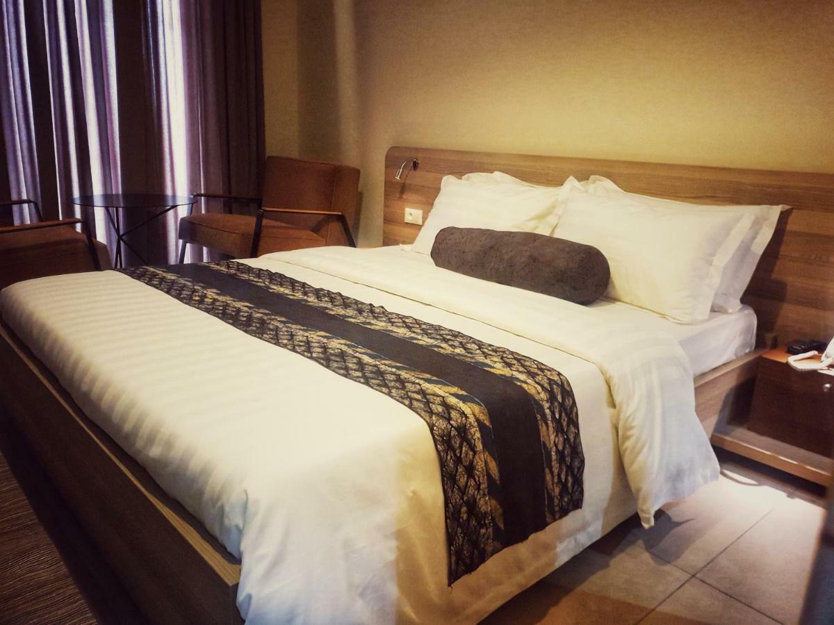 Roots Hotel Apartments 아비장 외부 사진
